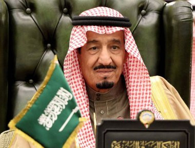 Σαουδική Αραβία: Απολύθηκε δημοσιογράφος γιατί ... εξύμνησε υπερβολικά τον βασιλιά!